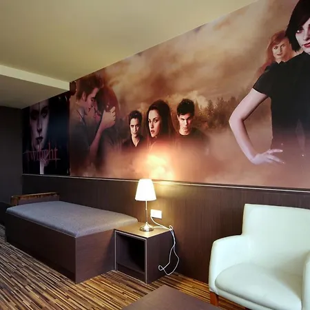 Corvin Apartman Gyula Esterno foto
